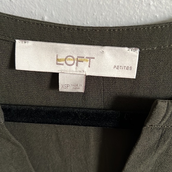 LOFT blouse - Picture 2 of 5